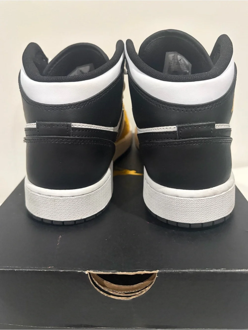 Nike Jordan 1 Mid Kids 6Y Sneakers - White, Black & Yellow